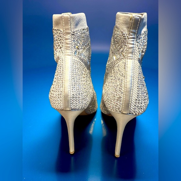 Thalia Sodi Silver Heeled Boots with Intricate Design - Picture 3 of 9